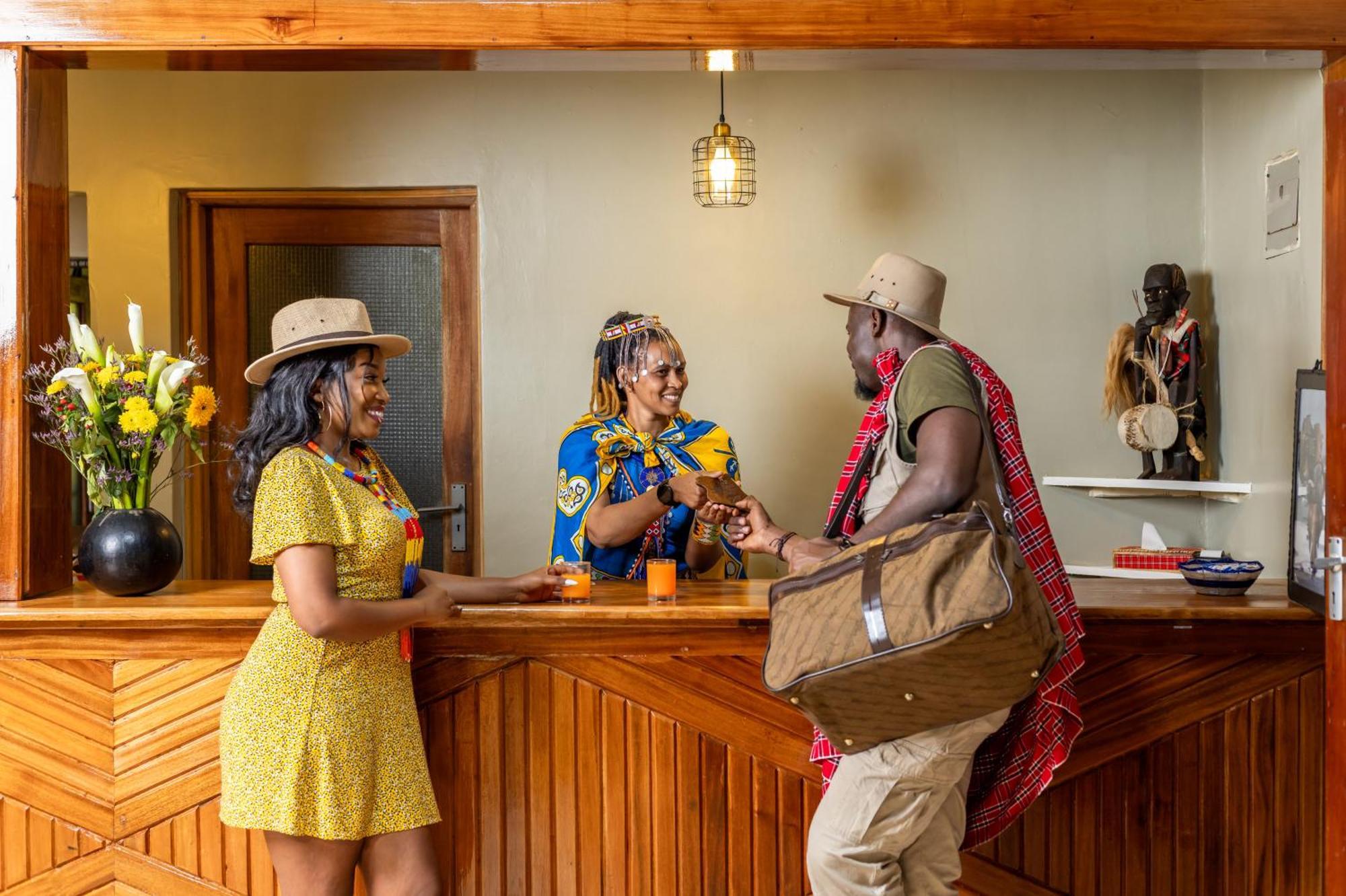 Sentrim Mara Lodge Ololaimutiek エクステリア 写真