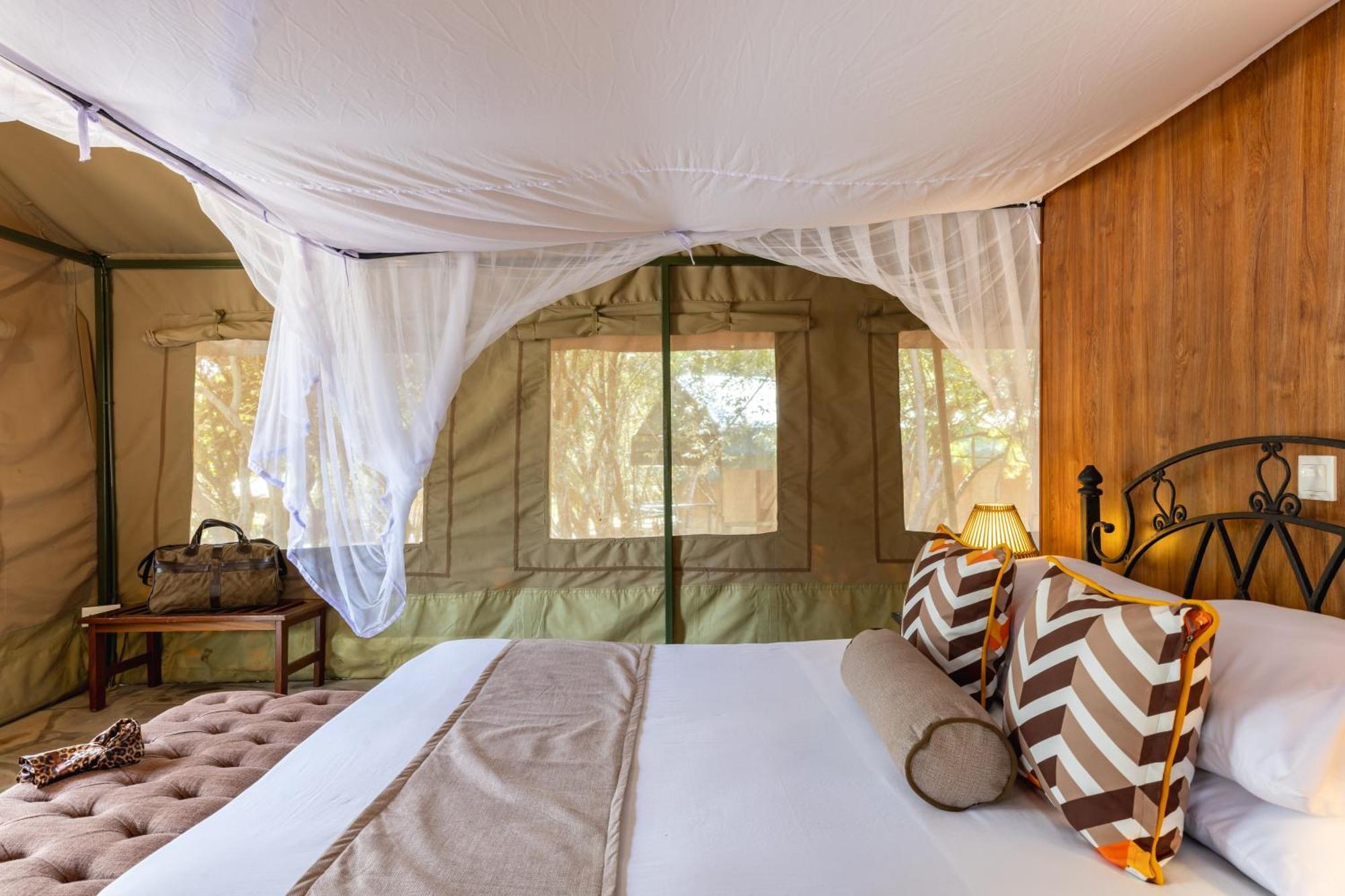 Sentrim Mara Lodge Ololaimutiek エクステリア 写真